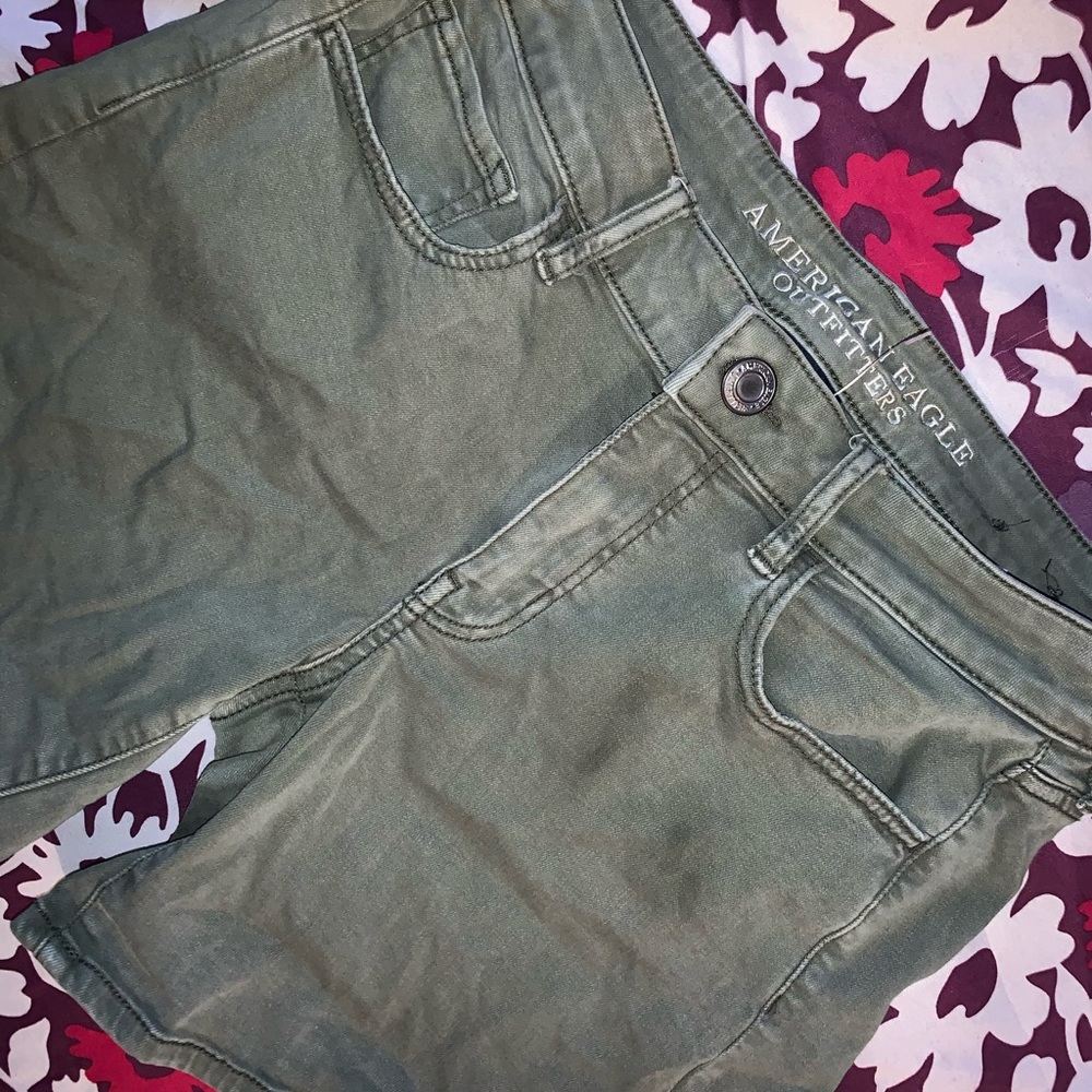 Olive American eagle shorts 💗